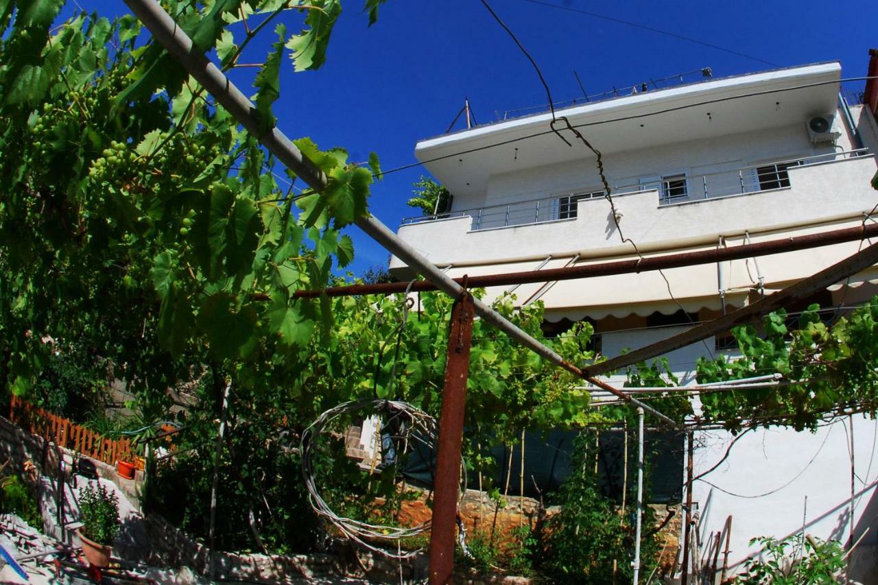 Rafail'S Apartment Sarandë Eksteriør bilde
