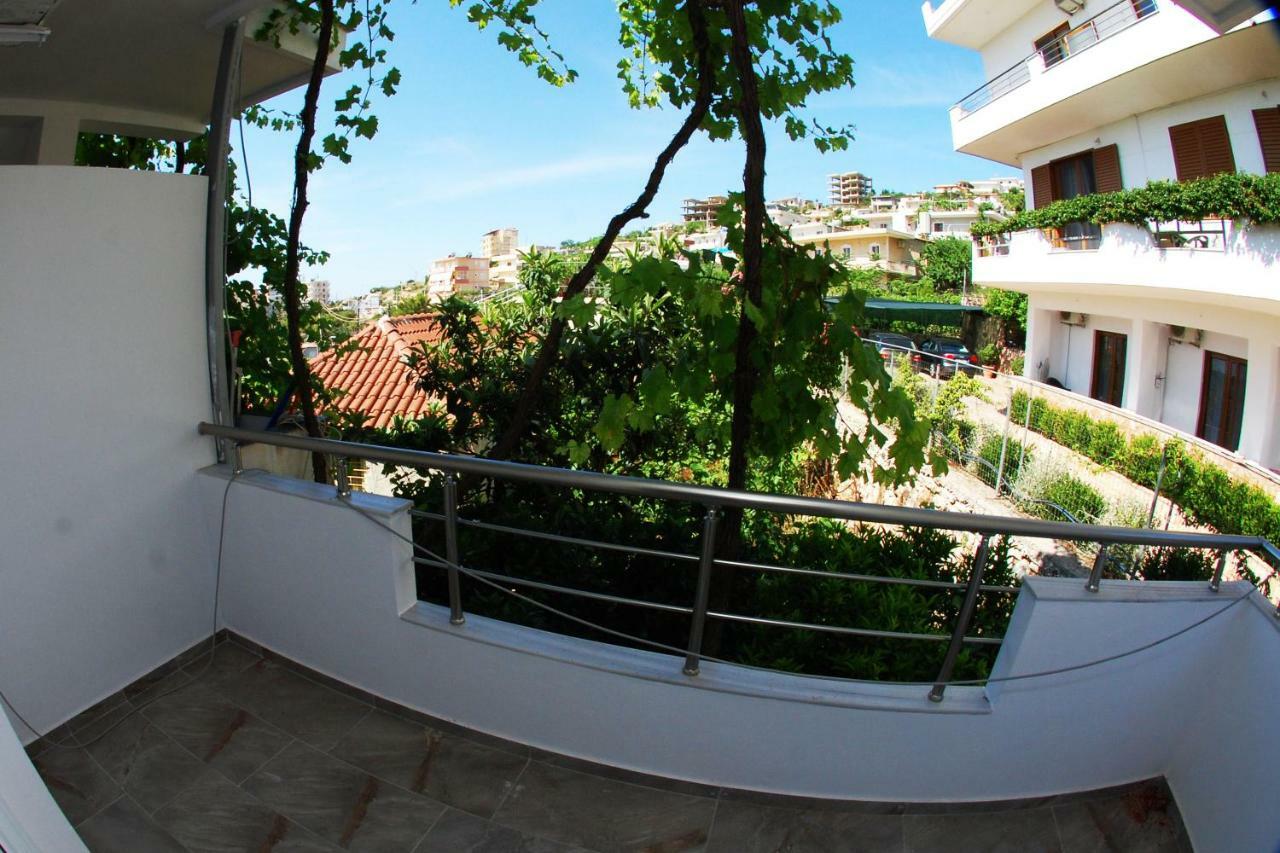 Rafail'S Apartment Sarandë Eksteriør bilde
